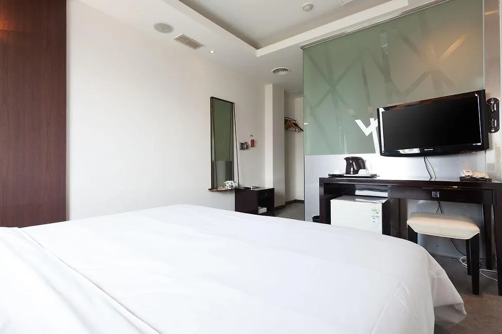***  The Riverside Hotel Seoul South Korea