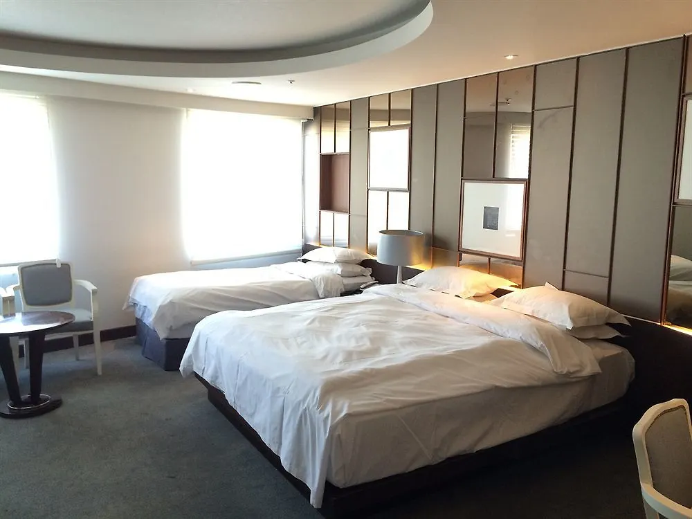 ***  The Riverside Hotel Seul Güney Kore